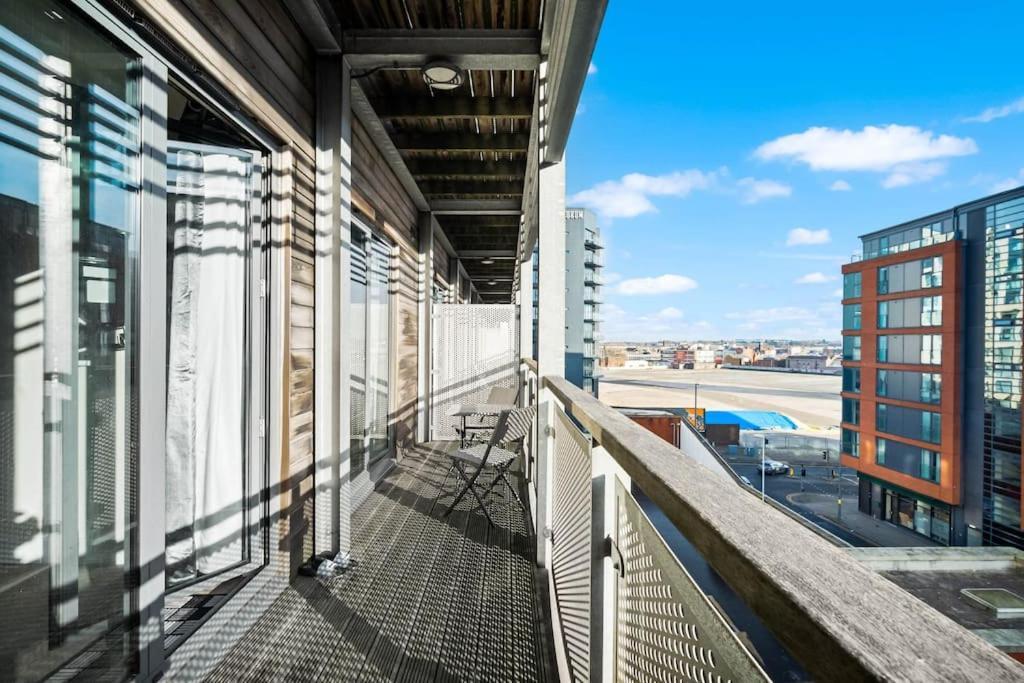 Modern Arcadian Centre Apartment By Azura Nights Birmingham Eksteriør bilde